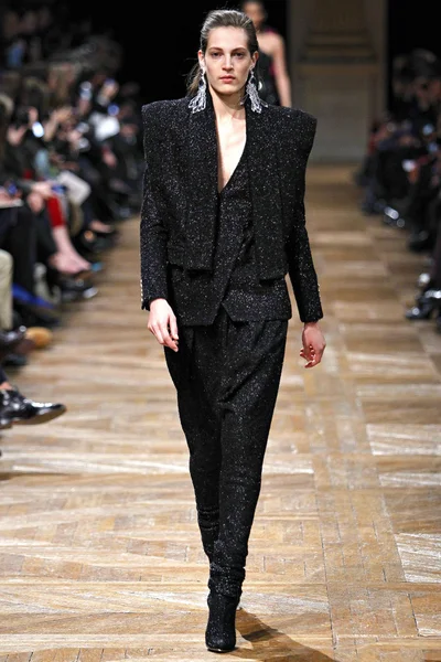 Look 11